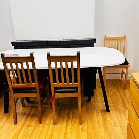 3 Bed House East London Home מראה חיצוני תמונה