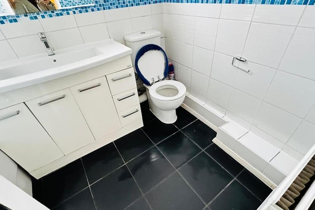 3 Bed House East London Home מראה חיצוני תמונה